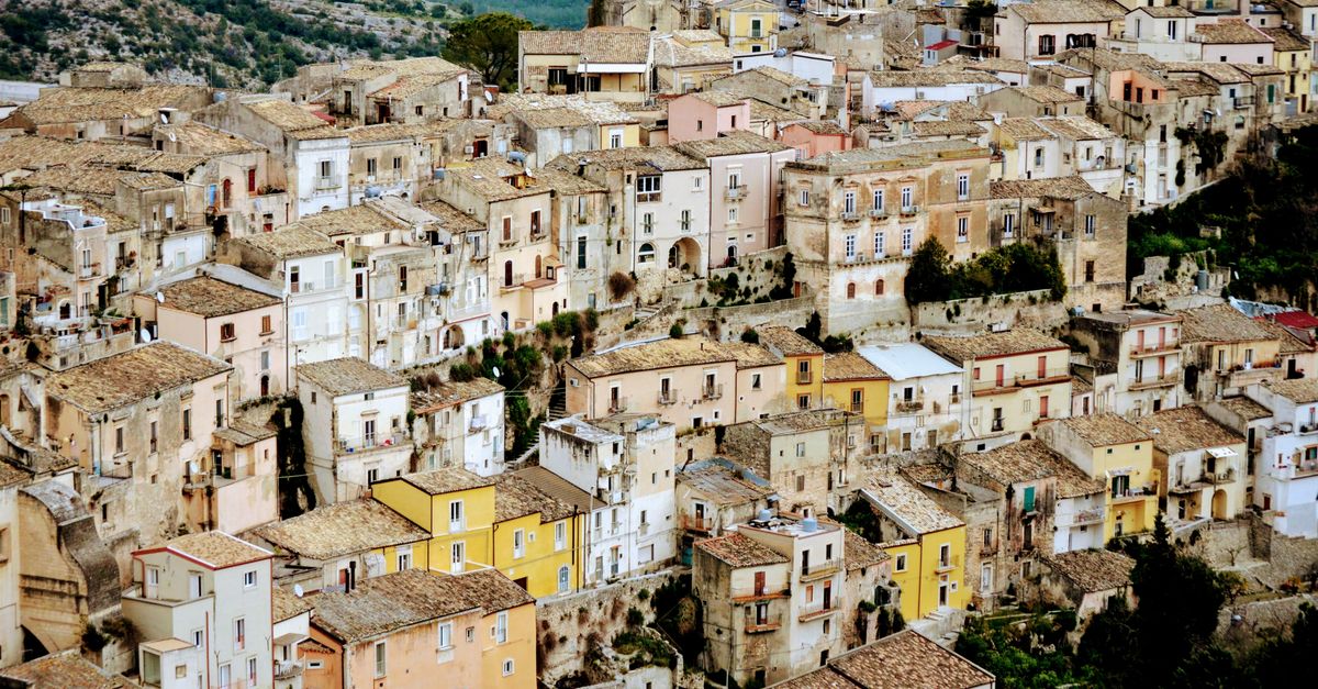Casa a 1 euro con corte — Sperlonga