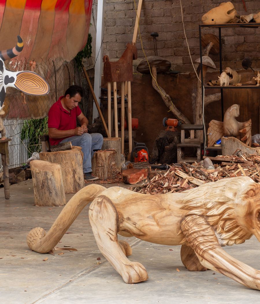 Pinocchio in Legno Intagliato